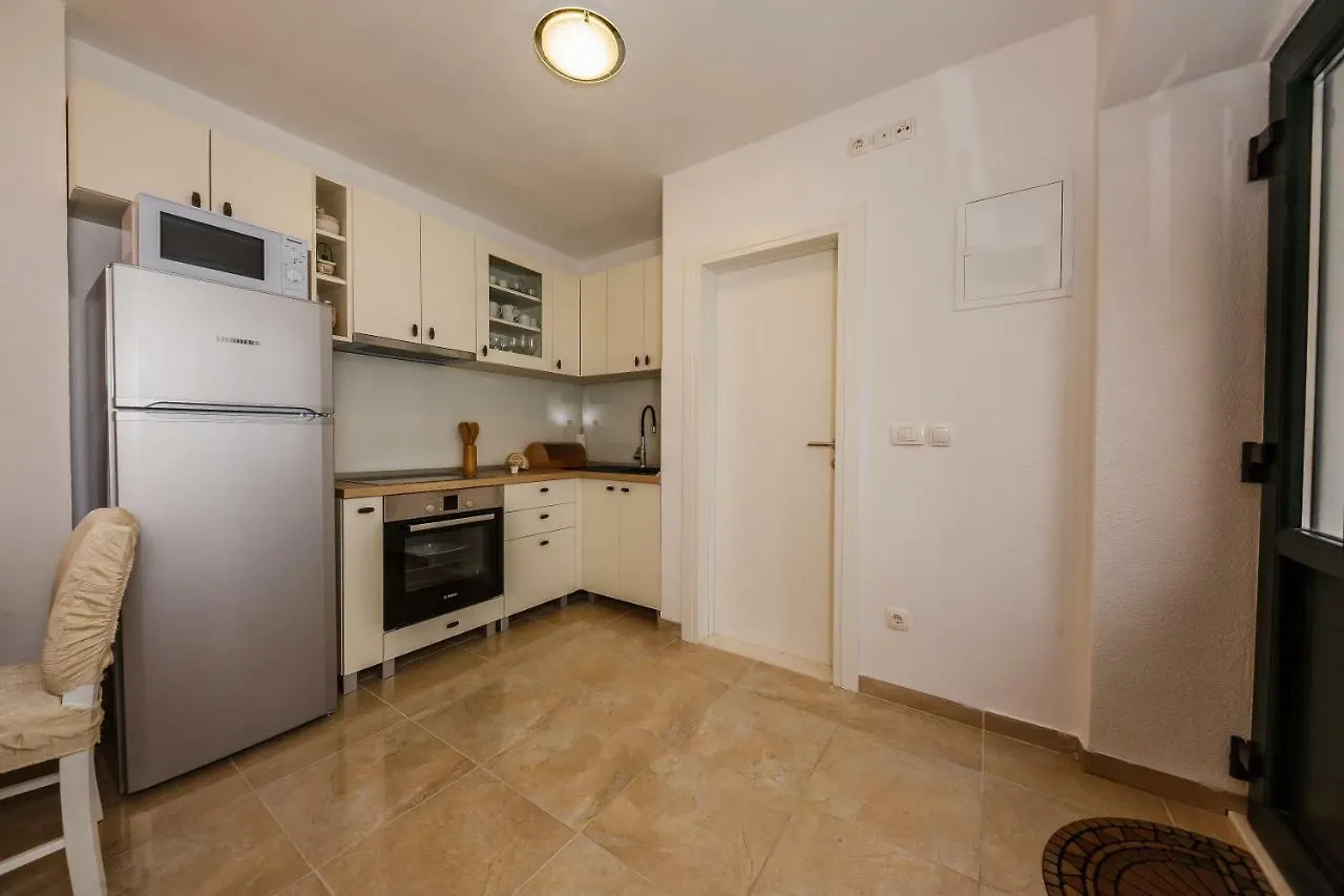 Apartment Apartman Mare Kastela