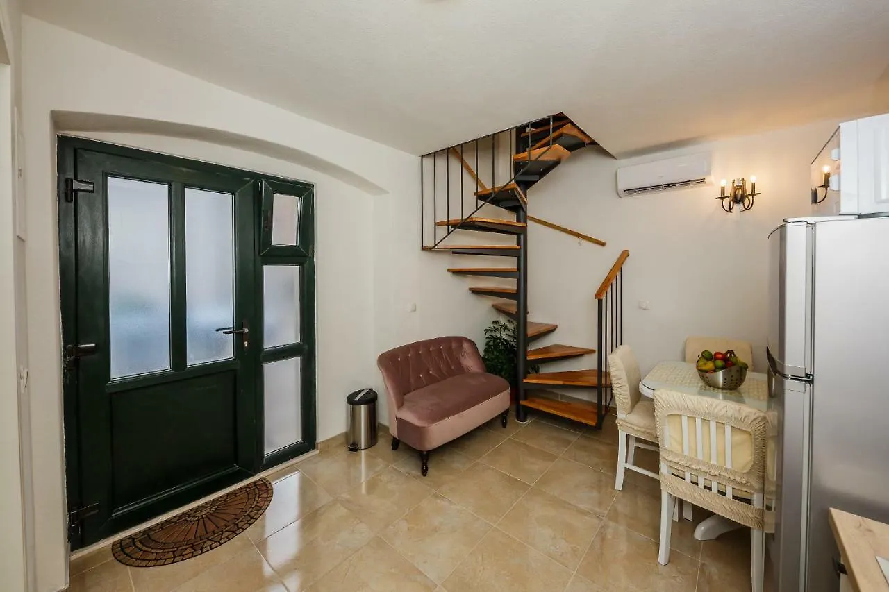 Apartman Mare Kastela 0*,  Croatia