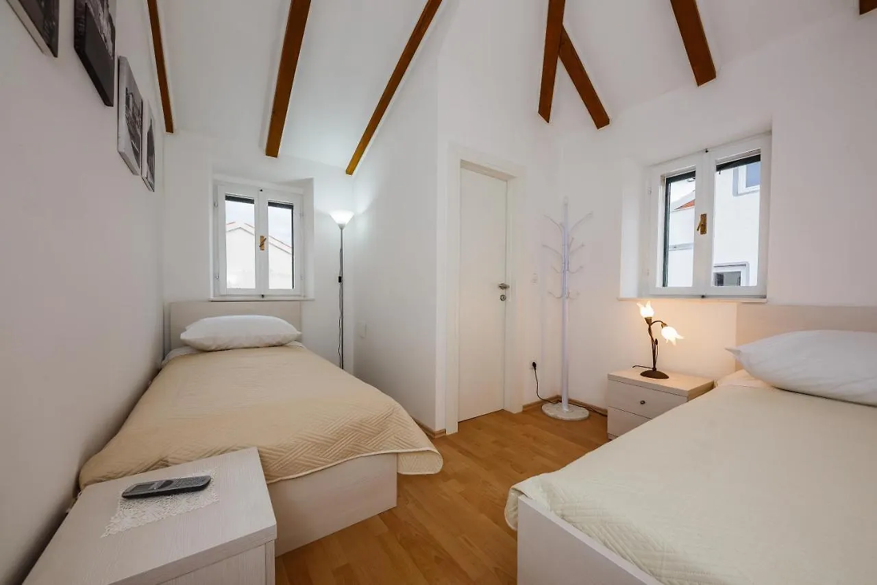 Apartment Apartman Mare Kastela Croatia